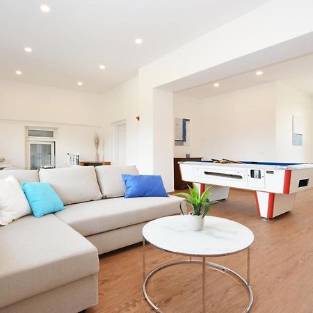 Alpenblick - Modernes Und Grosszuegiges Apartment فيلاخ المظهر الخارجي الصورة
