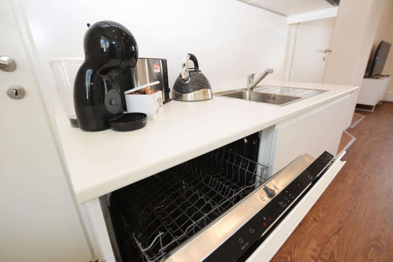 Alpenblick - Modernes Und Grosszuegiges Apartment فيلاخ المظهر الخارجي الصورة